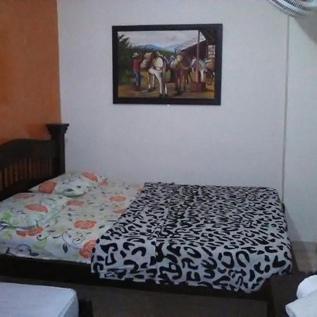 Hotel Emperatriz Armenia  Zewnętrze zdjęcie