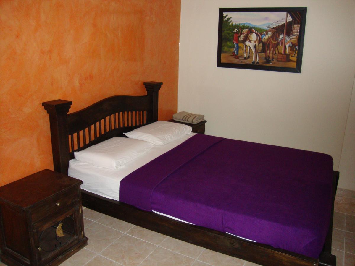 Hotel Emperatriz Armenia  Zewnętrze zdjęcie
