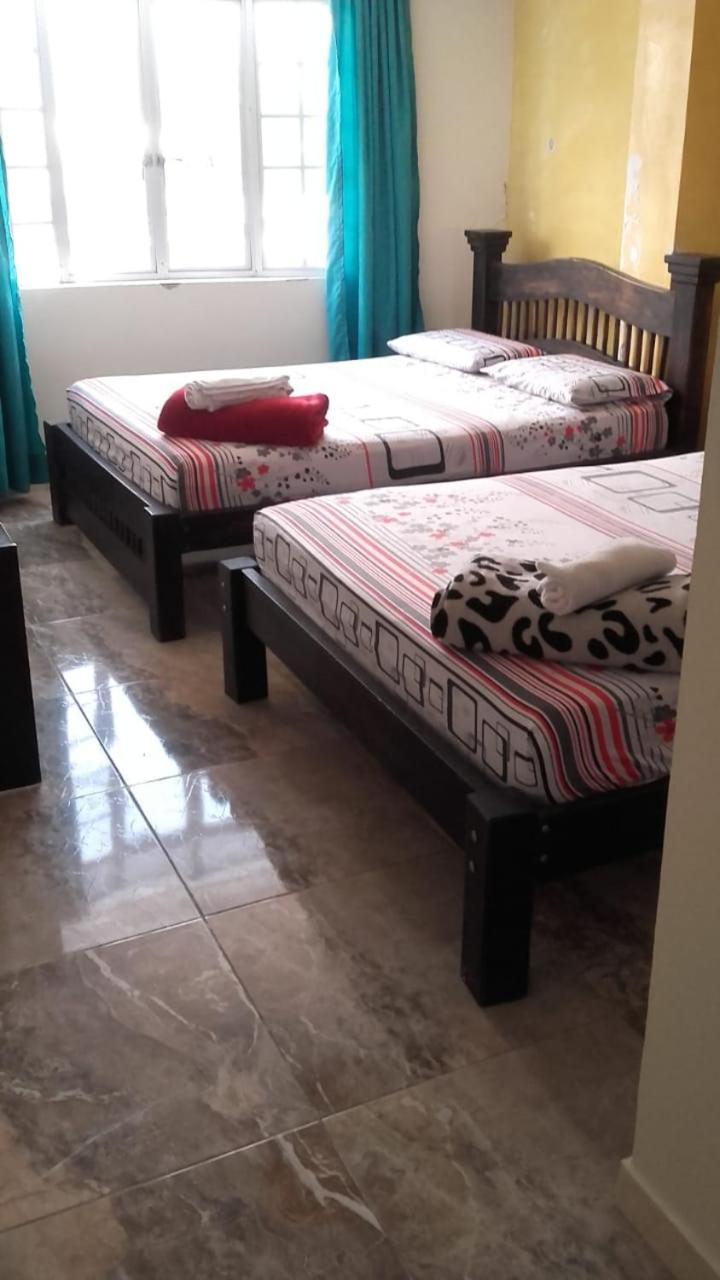 Hotel Emperatriz Armenia  Zewnętrze zdjęcie